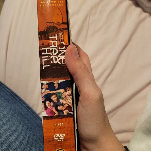 One Tree Hill Season 1 - Picture 3 of 3